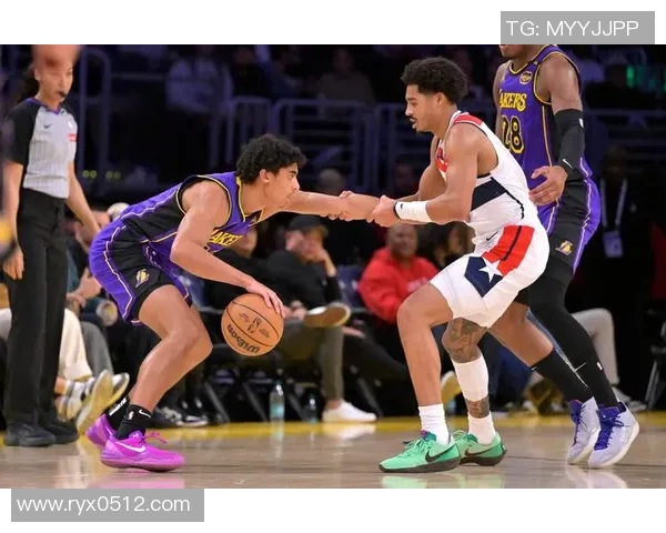 湖人对阵奇才最新比赛视频回顾与精彩瞬间分析